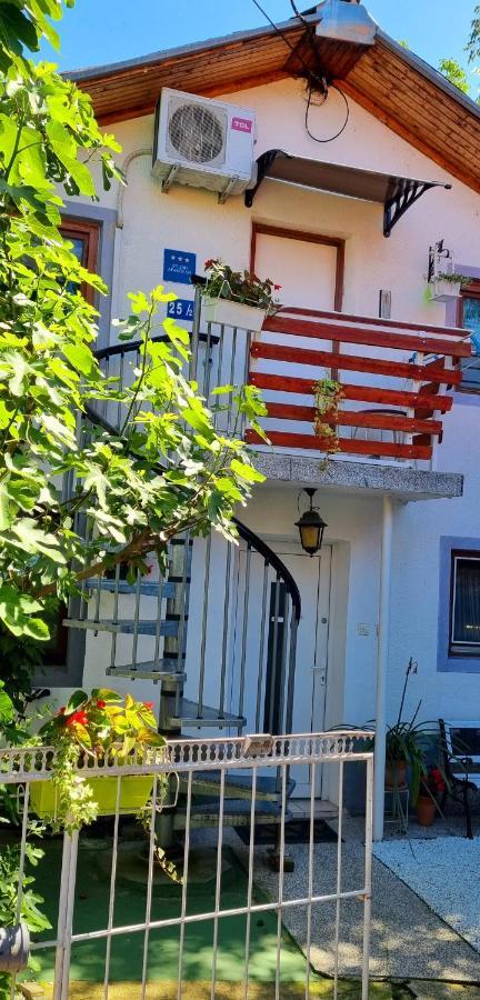 Apartment " Studio Green " Free Parking, Self Check-In Zagrzeb Zewnętrze zdjęcie