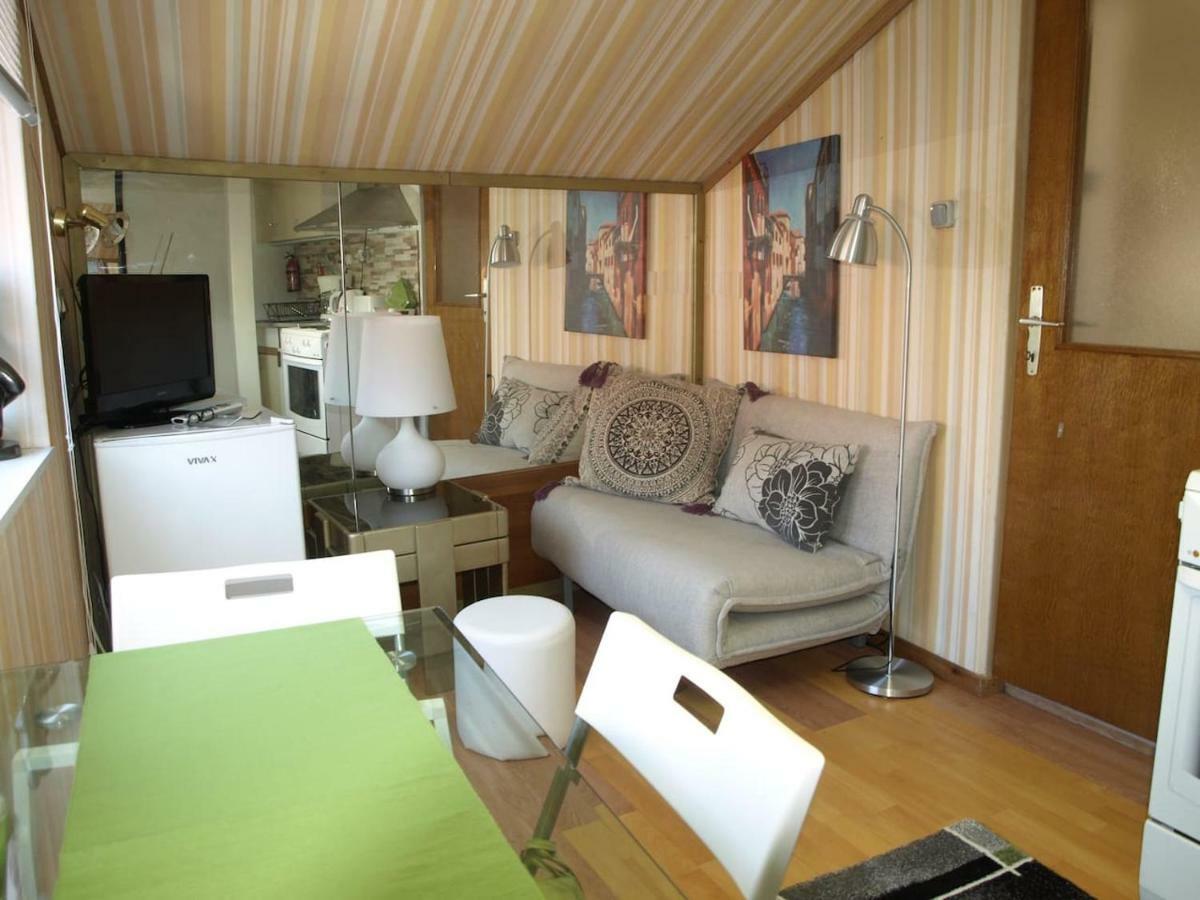 Apartment " Studio Green " Free Parking, Self Check-In Zagrzeb Zewnętrze zdjęcie